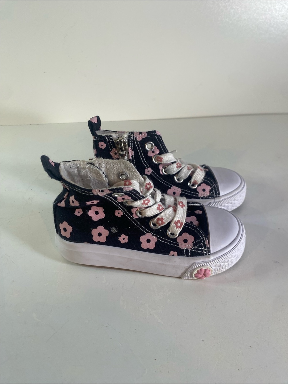 Tommy Bahama Black & Pink Floral High Top Side Zipper Toddler Sneakers Size 6